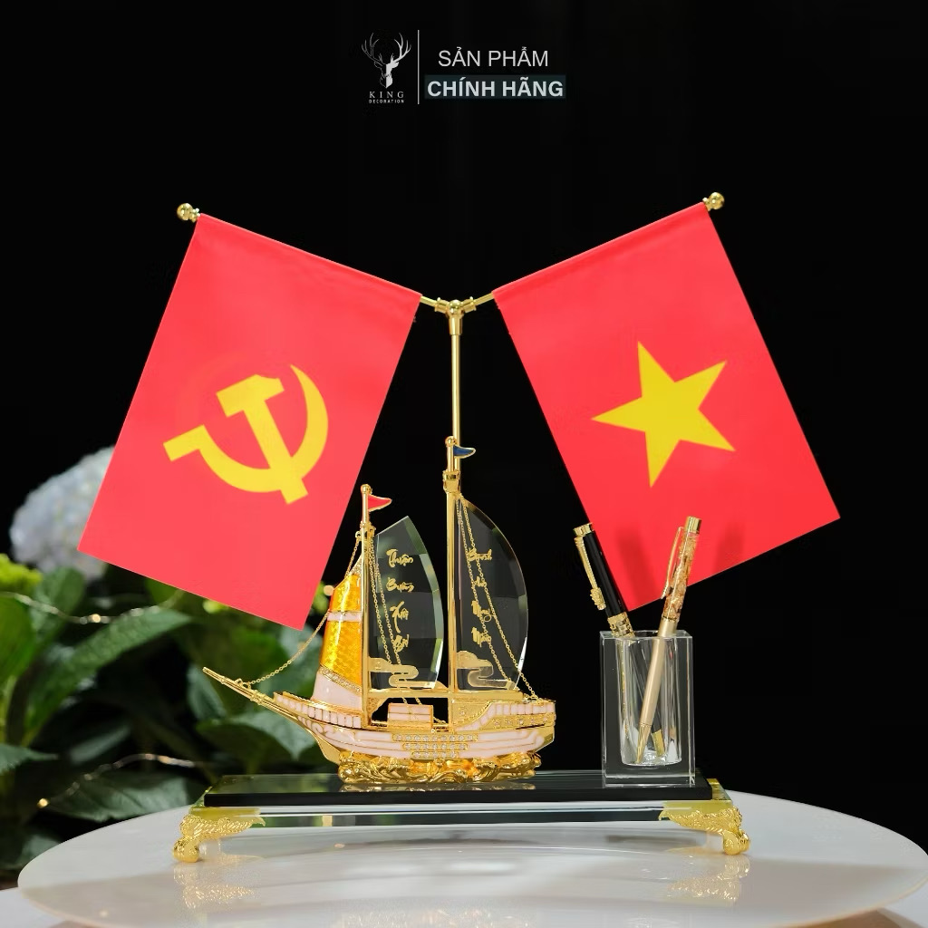 Ý Nghĩa Ống Cắm Bút Thuyền Buồm Mạ Vàng